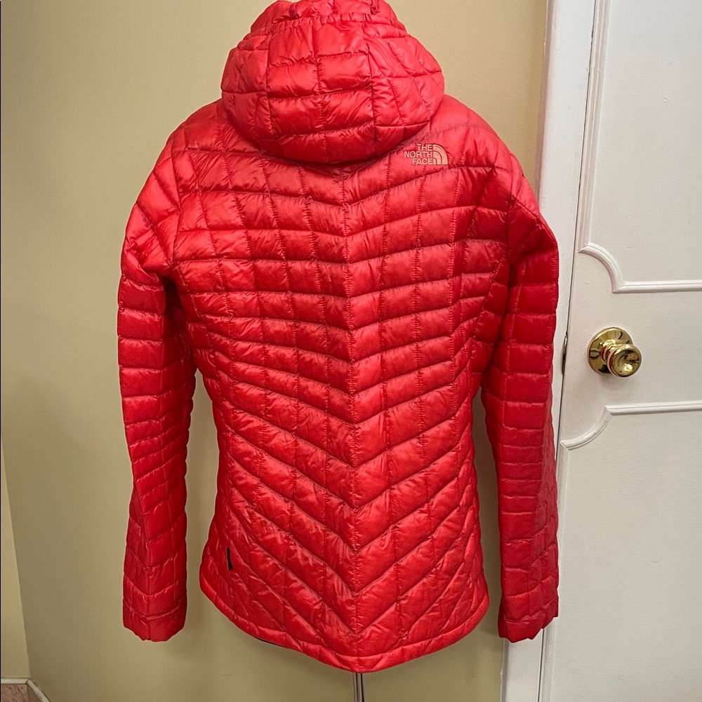 New no tag The North Face stow Light Women's Bold Red Puffer Jacket  size Xl - Picture 4 of 11